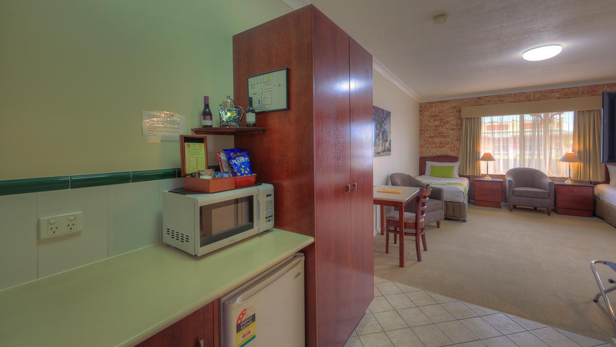 Endeavour Court Motor Inn Dubbo Exterior foto