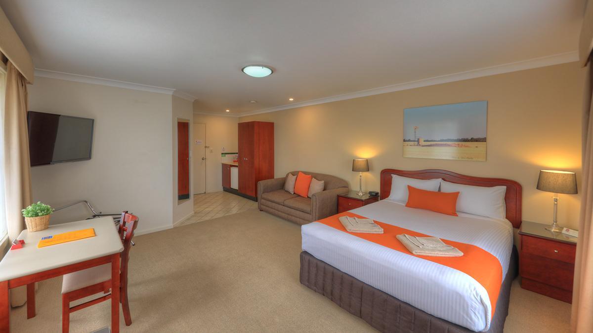 Endeavour Court Motor Inn Dubbo Exterior foto